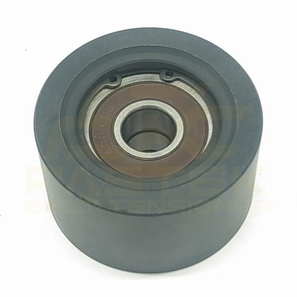 John Deere Idler Roller RE503897